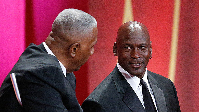 Michael Jordan en la ceremonia del Salón de la Fama