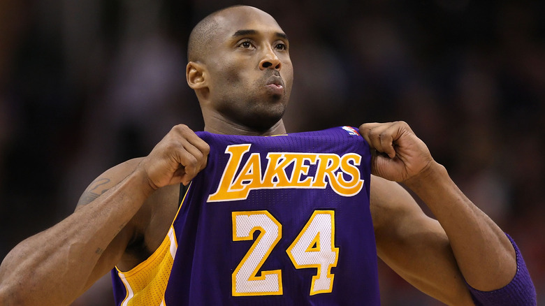 Kobe Bryant en la cancha de baloncesto