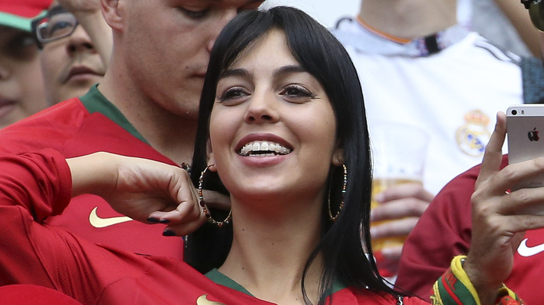 Georgina Rodríguez en un partido de fútbol de Portugal