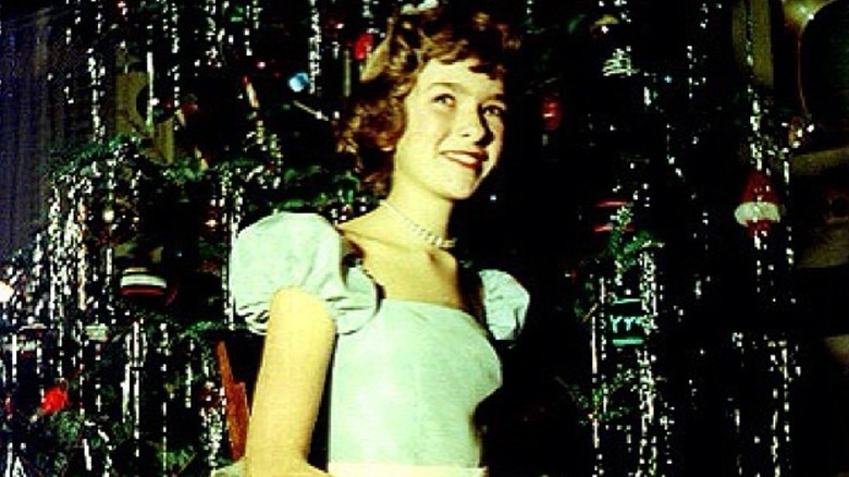 Martha Stewart sonriendo a los 14 años