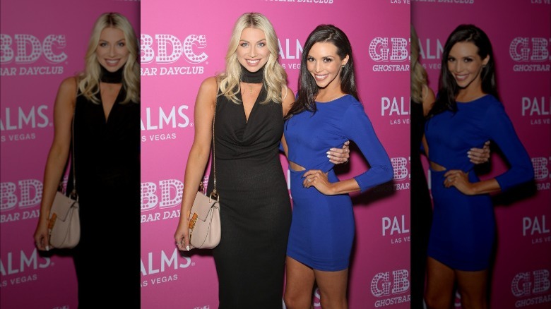 Stassi Schroder y Scheana Shay posando juntas