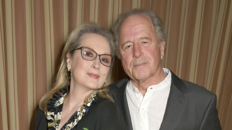 Meryl Streep y Don Gummer posando