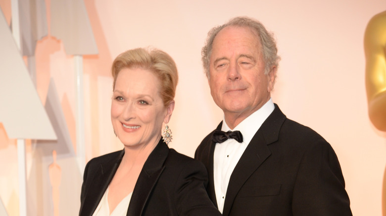 Meryl Streep y Don Gummer con trajes a juego