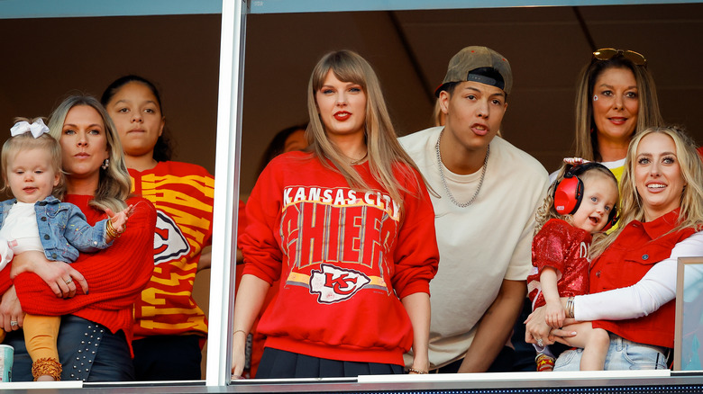 Taylor Swift animando a los Chiefs