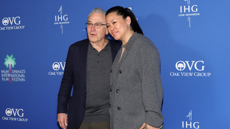 Robert De Niro posa con Tiffany Chen