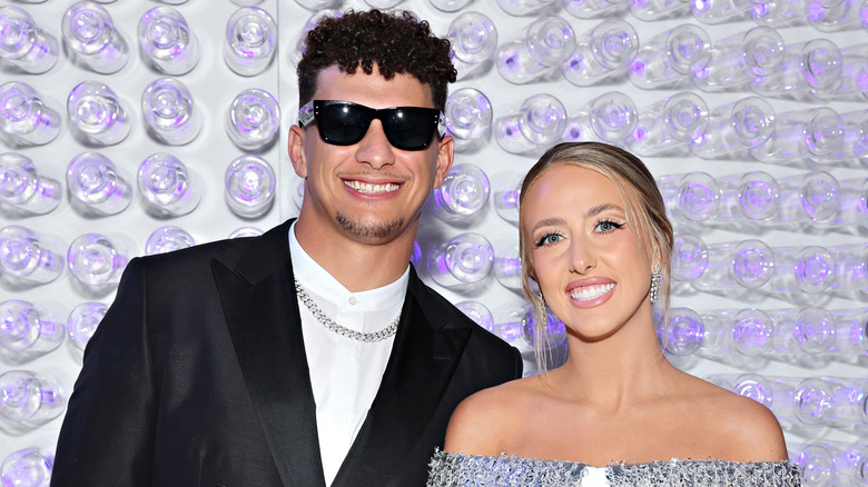 Patrick, Brittany Mahomes posando