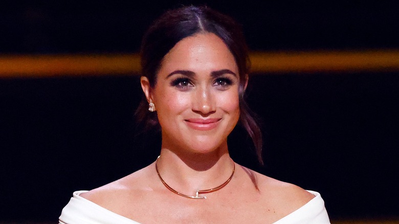 Meghan Markle sonriendo