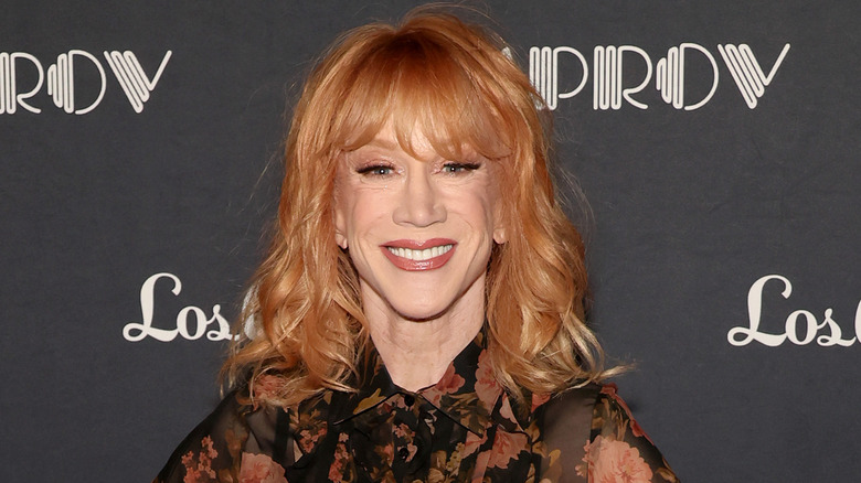 Kathy Griffin posando