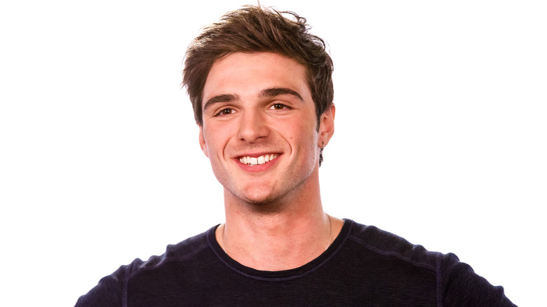 Jacob Elordi con una gran sonrisa