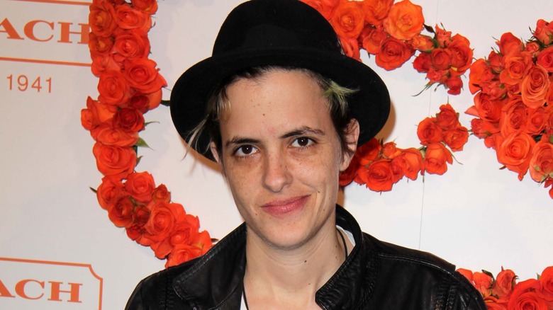 Samantha Ronson en la alfombra roja