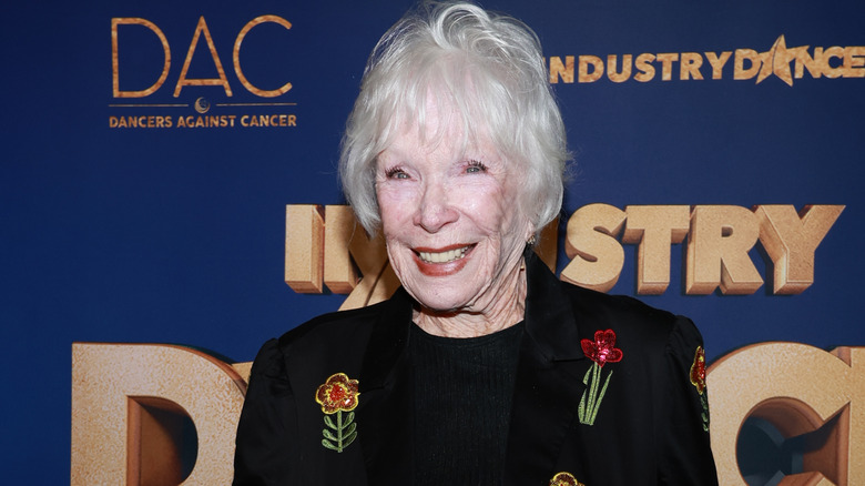 Shirley MacLaine en la alfombra roja