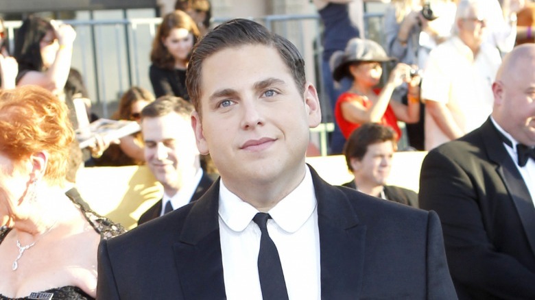 Jonah Hill con corbata 