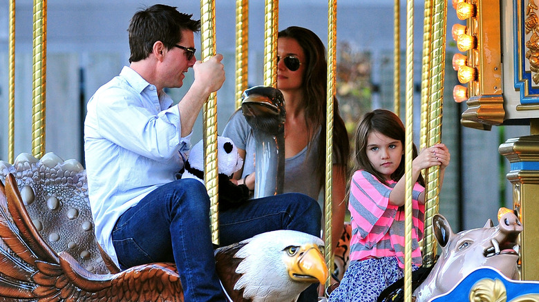 Joven Suri Cruise y padres