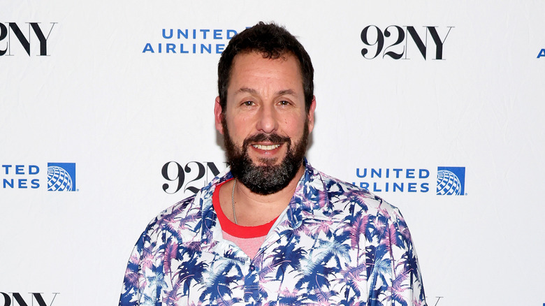 Adam Sandler en la alfombra roja