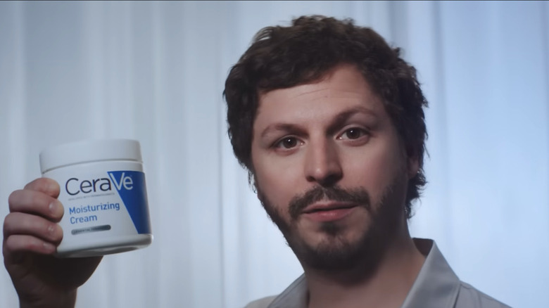 Comercial de Michael Cera CeraVe