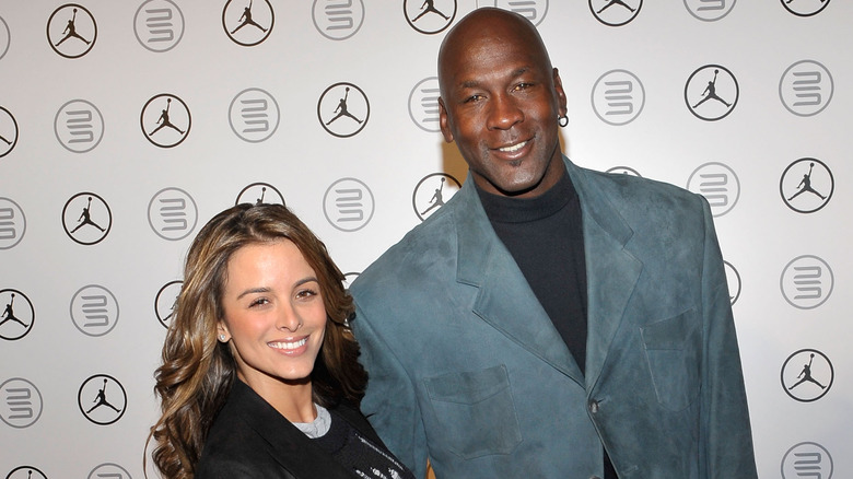 Michael Jordan e Yvette Prieto posan en la alfombra roja