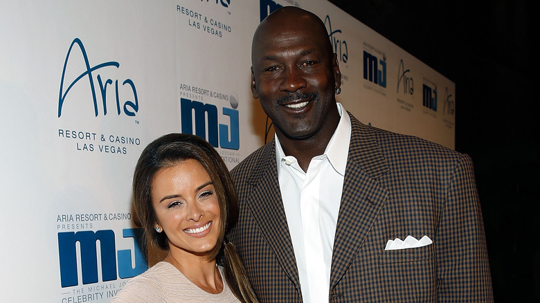 Yvette Prieto y Michael Jordan posan en la alfombra roja