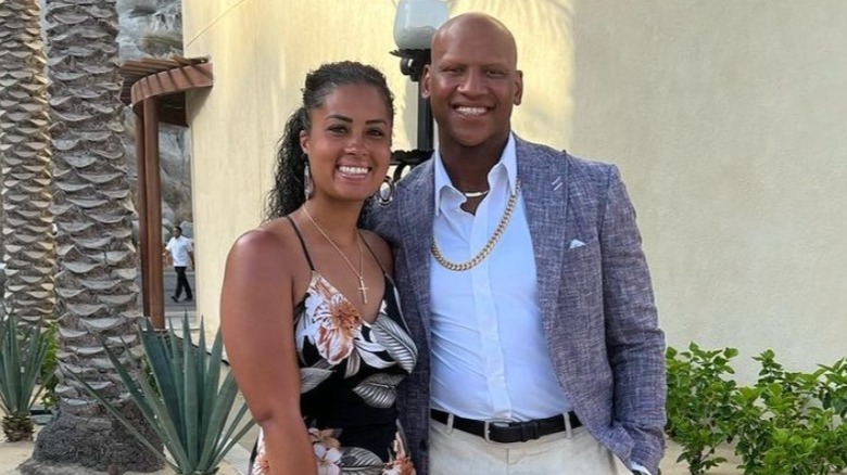 Ryan Shazier y Michelle Shazier sonriendo