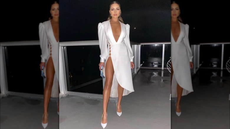 Olivia Culpo con vestido blanco