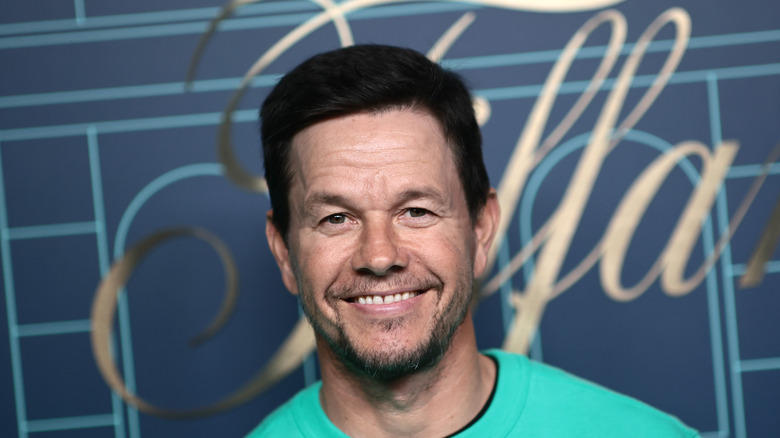 Mark Wahlberg sonriendo