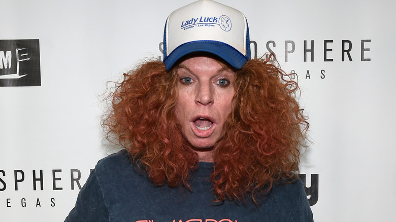 Carrot Top con sombrero