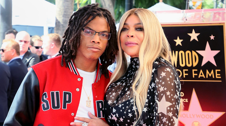 Wendy Williams y Kevin Hunter Jr. posando