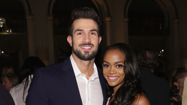 Bryan Abasolo y Rachel Lindsay sonriendo