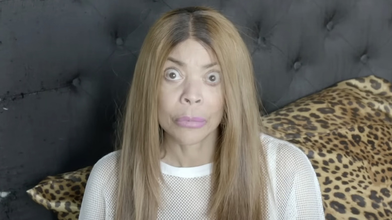 Wendy Williams con los ojos muy abiertos