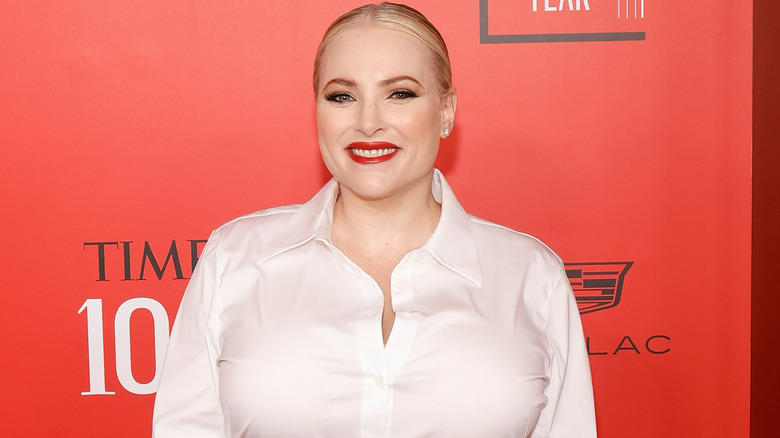 Meghan McCain viste de blanco